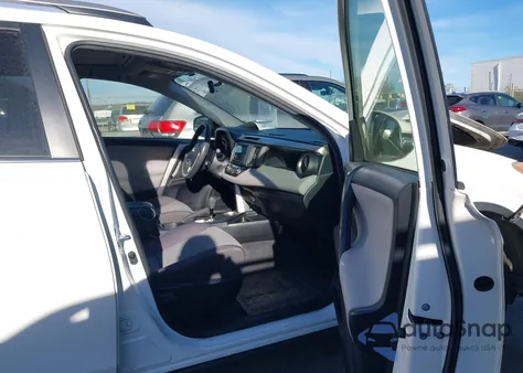 2014 Toyota Rav4 Xle z USA, uszkodzony, nr VIN JTMWFREV1ED027113